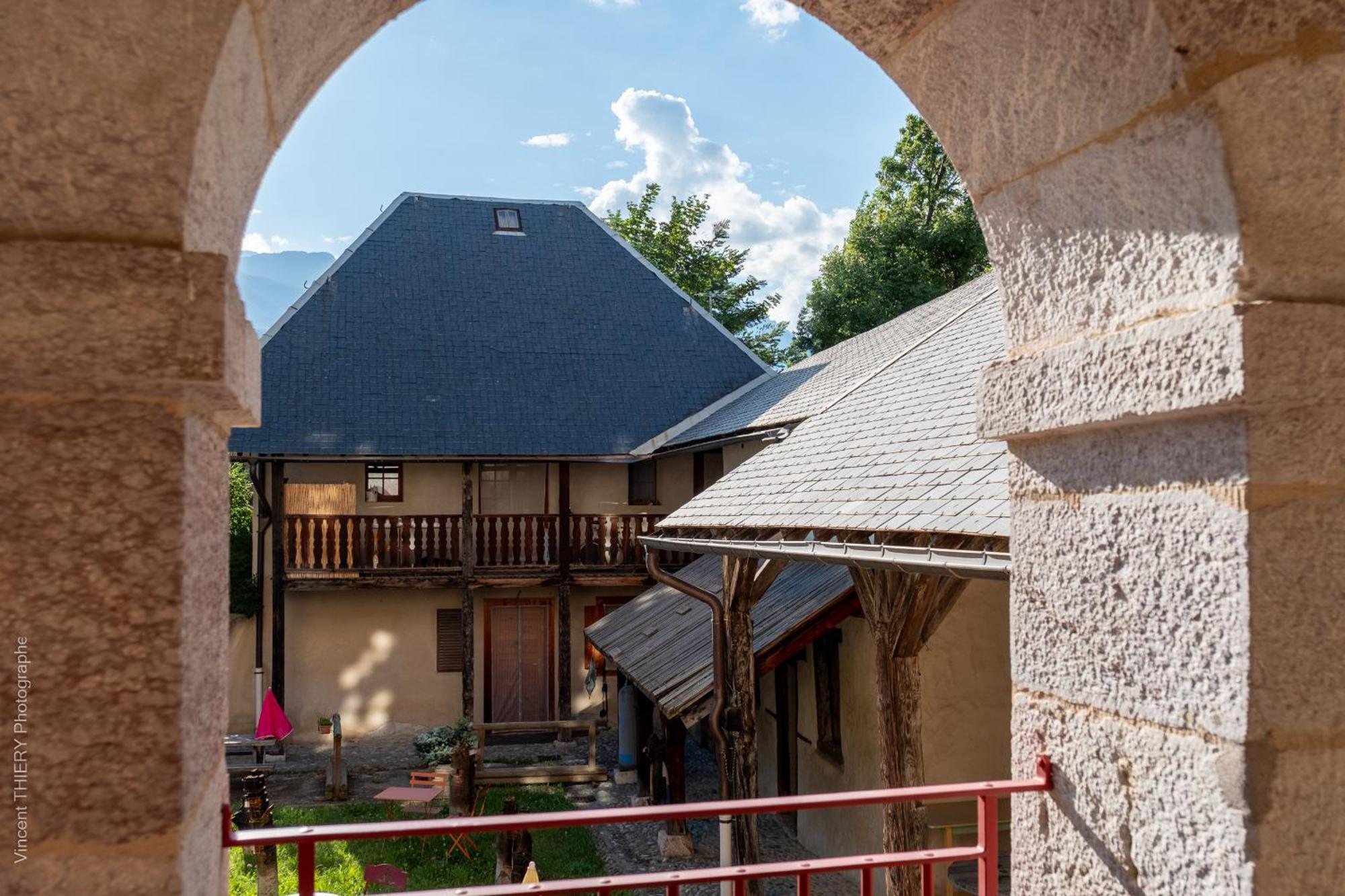 Le Pavillon Des Officiers Aparthotel Mont-Dauphin Buitenkant foto