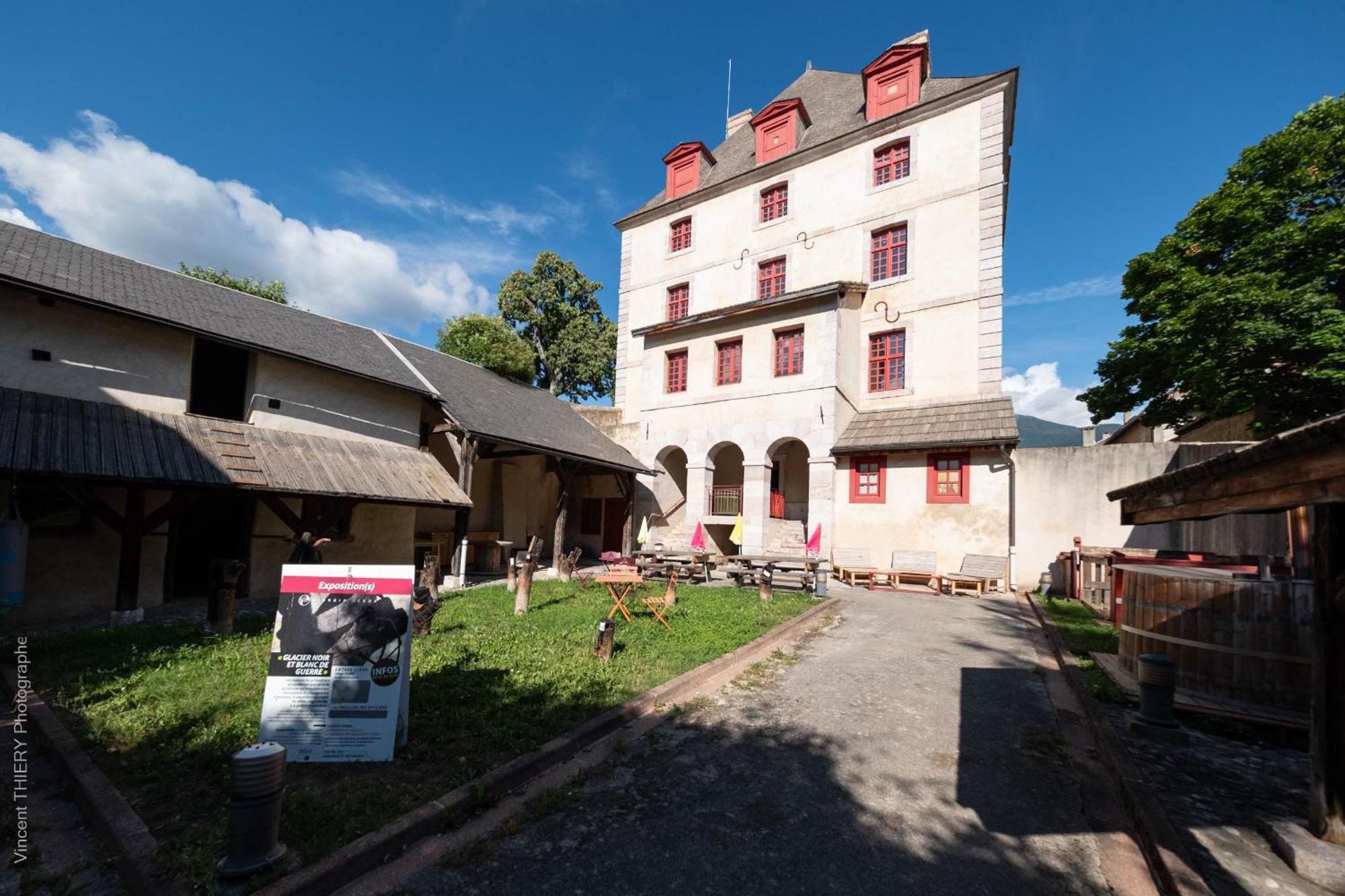 Le Pavillon Des Officiers Aparthotel Mont-Dauphin Buitenkant foto