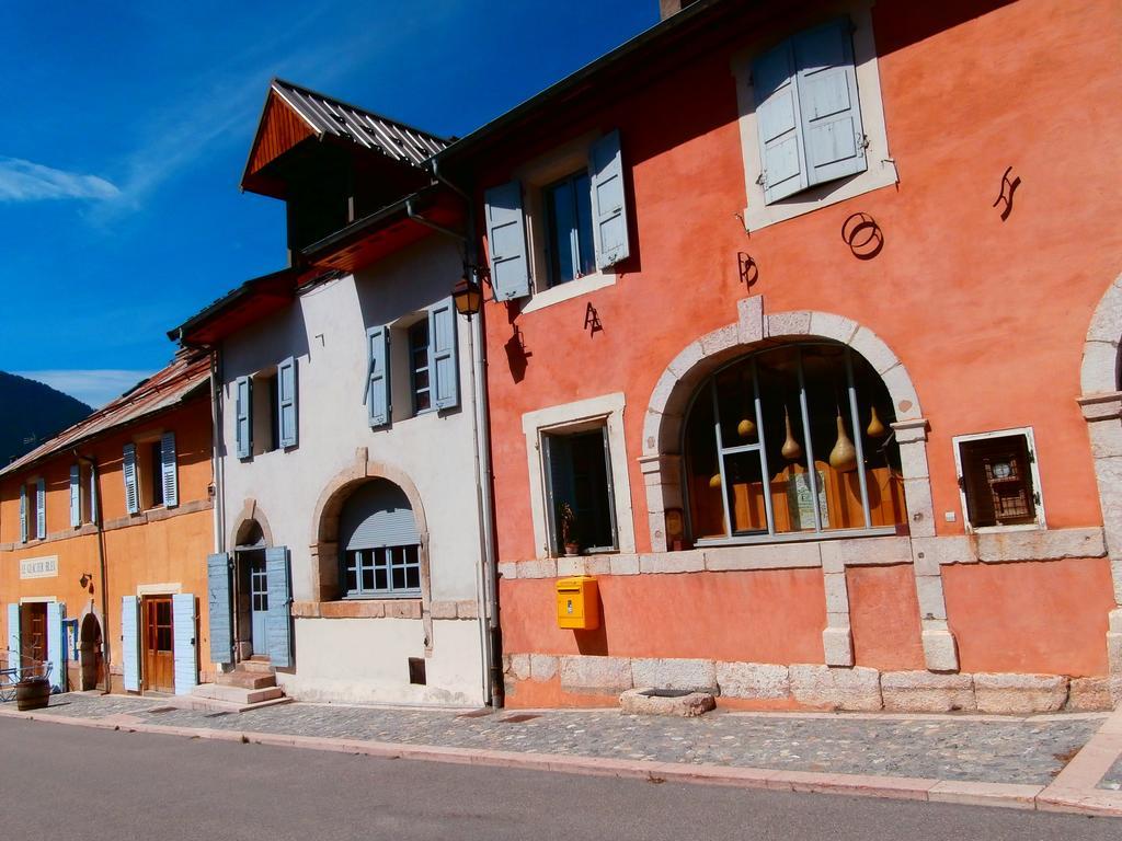 Le Pavillon Des Officiers Aparthotel Mont-Dauphin Buitenkant foto